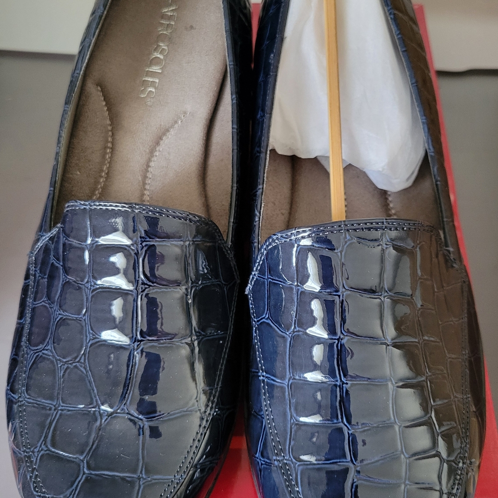 AEROSOLES Shiny Blue Crocodile Loafers